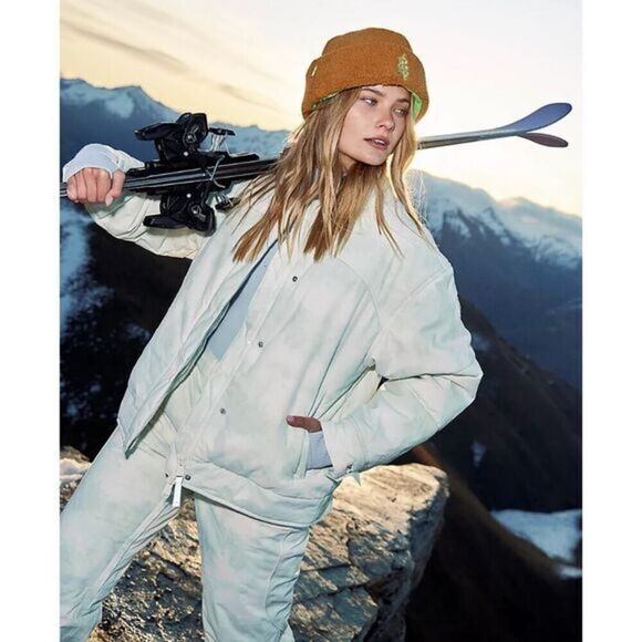 Free People Jackets & Blazers - New! Free People Bunny Slope Printed Puffer ski jacket, size XS